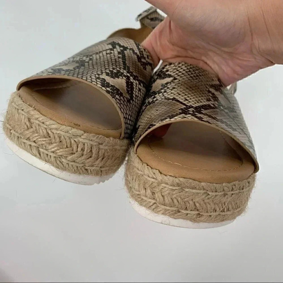 Soda women sandals 8.5 tan gray snakeskin print flatflorm Espadrilles chunky - Picture 9 of 11